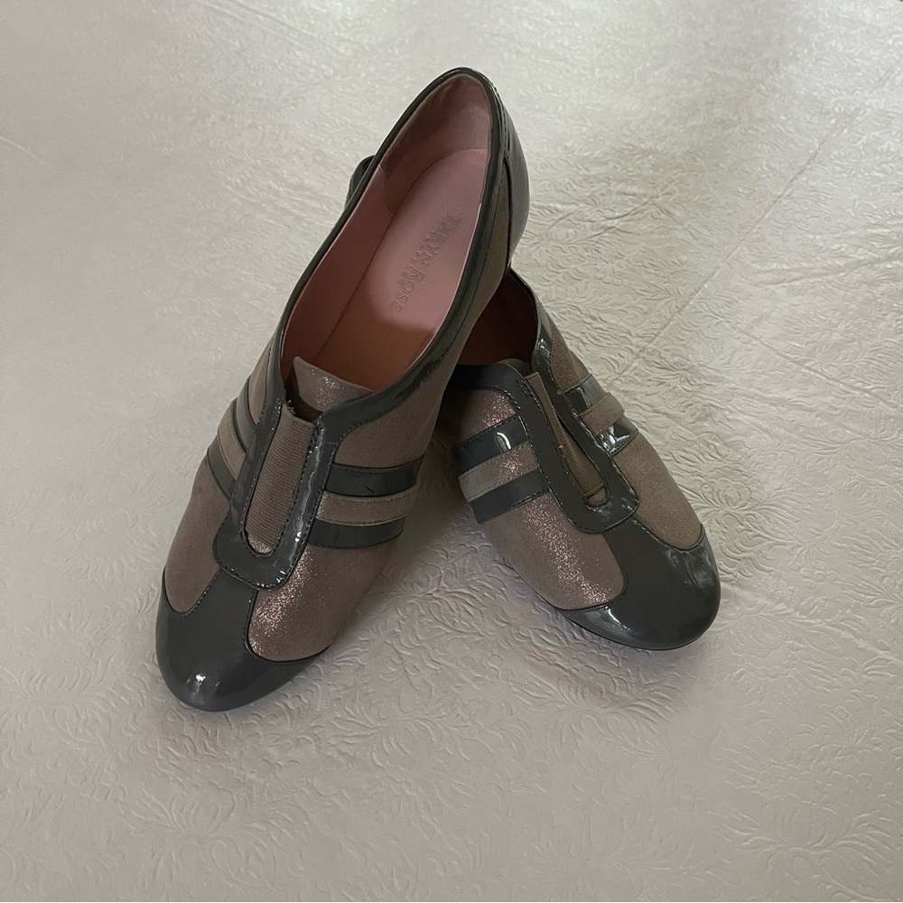 Taryn Rose Paislee Sneaker Wedge - Picture 2 of 12
